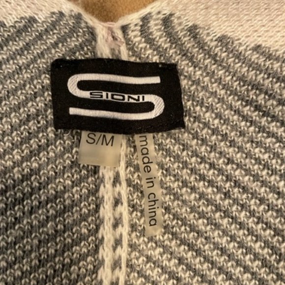 Sioni Knit Wrap - Size Small/Medium - Picture 8 of 10